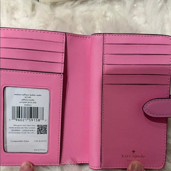 Kate Spade Vibrant Pink Wallet - Picture 4 of 9